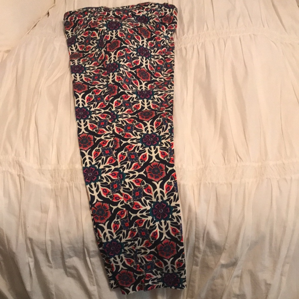 Old Navy Pixie Pants 4 Regular Beautiful Pattern - image 2